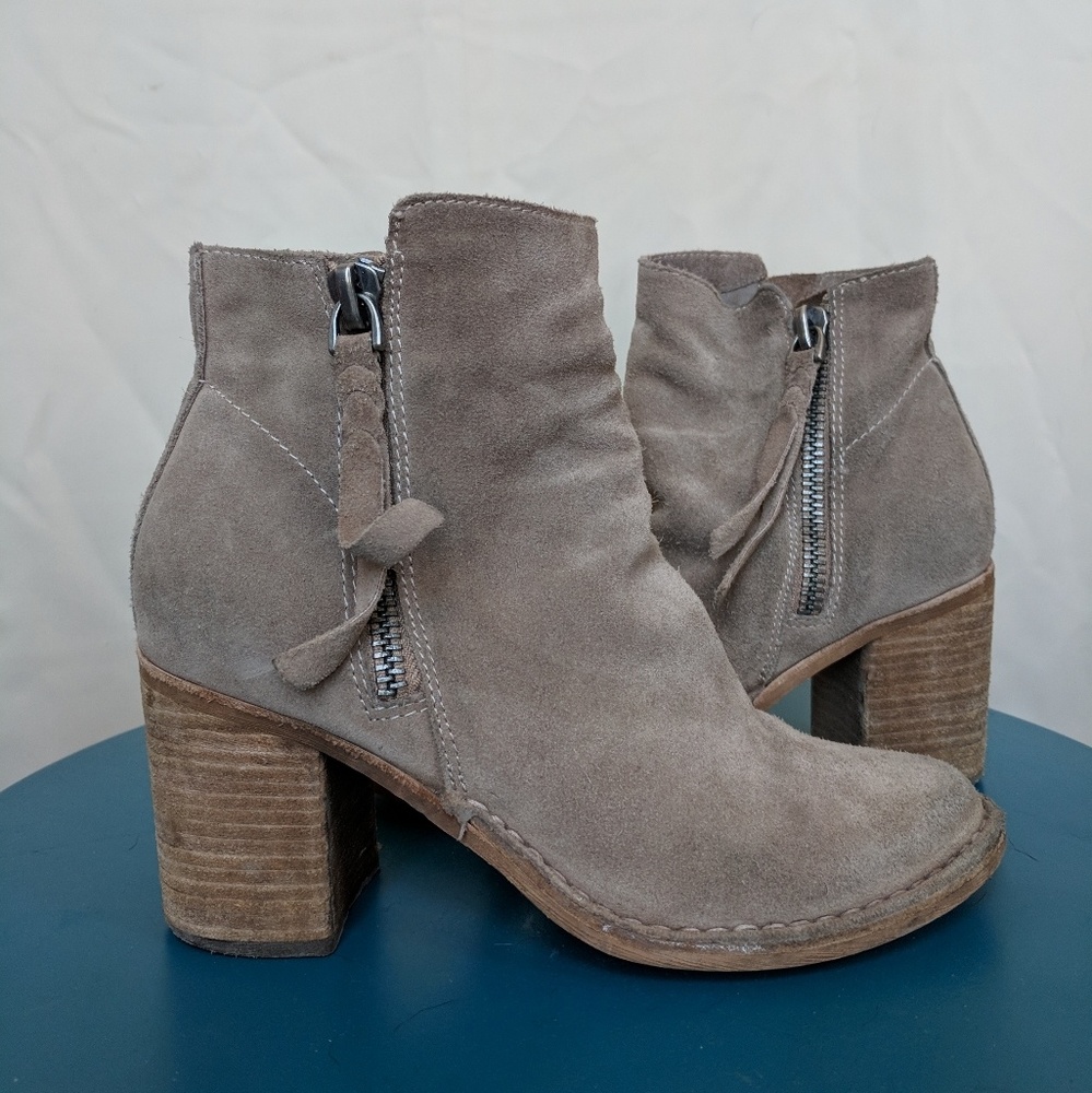 Dolce Vita Lana Suede Booties